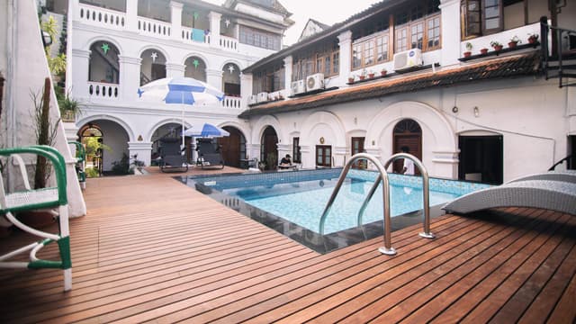 The Old Courtyard Hotel