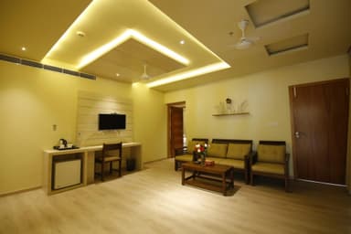 Woodnote Thekkady - SUITE ROOM AC