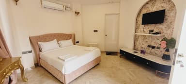 CSR Landmark Resorts - FRENCH DELUXE ROOMS