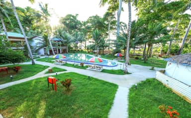 Pearl Park Beach Resort - Super Deluxe Room - Pool View