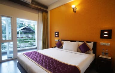 Gokulam Grand Resort And Spa Coorg - Honeycomb Room