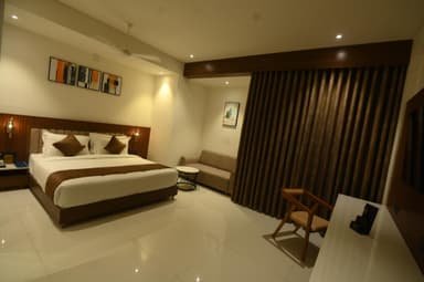 Kings Kraft Tremezzo Inn Somnath - Club Room